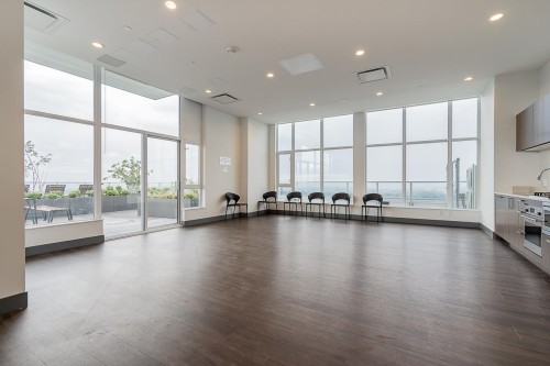 614-13350 Central Avenue, Surrey, BC 