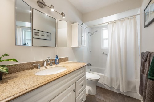 5098 208 Street, Langley, BC 