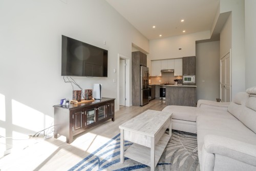 207-3317 148 Street, Surrey, BC 