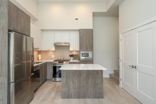 207-3317 148 Street, Surrey, BC 