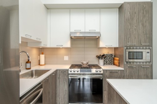 207-3317 148 Street, Surrey, BC 