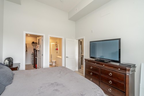 207-3317 148 Street, Surrey, BC 