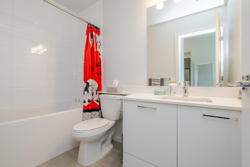 207-3317 148 Street, Surrey, BC 