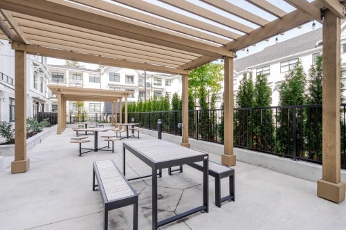 207-3317 148 Street, Surrey, BC 