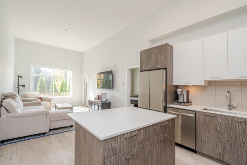 207-3317 148 Street, Surrey, BC 