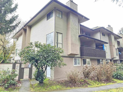 10539 Holly Park Lane  Surrey, BC V3R 6X8
