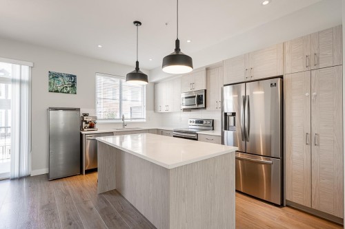 2-8371 202B Street, Langley, BC 