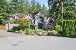 13422 20a Avenue  Surrey, BC V4A 9N8