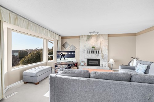 1191 Finlay Street, White Rock, BC 