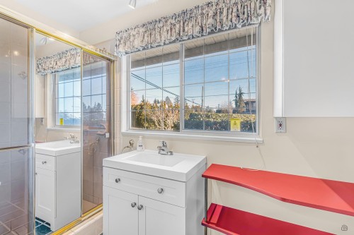 1191 Finlay Street, White Rock, BC 