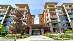 317-20673 78 Avenue  Langley, BC V2Y 3K1