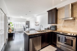 313-6480 195a Street  Surrey, BC V4N 6P1