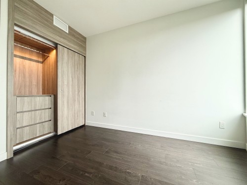 805-9887 Whalley Boulevard, Surrey, BC 