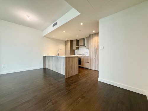 805-9887 Whalley Boulevard, Surrey, BC 