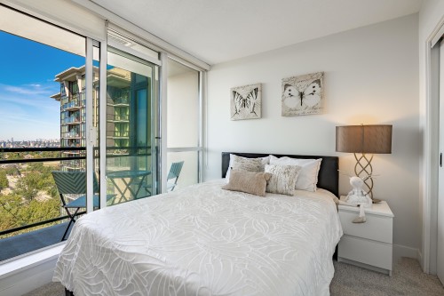 1705-10777 University Drive, Surrey, BC 