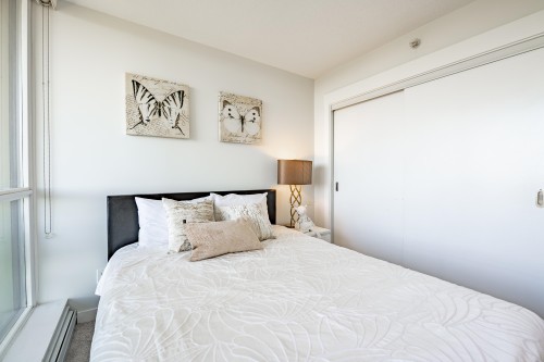 1705-10777 University Drive, Surrey, BC 