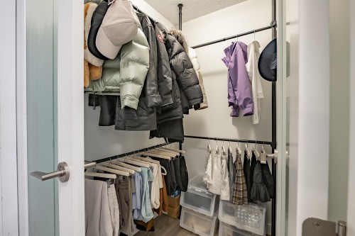 1705-10777 University Drive, Surrey, BC 