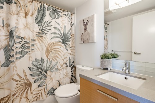 1705-10777 University Drive, Surrey, BC 