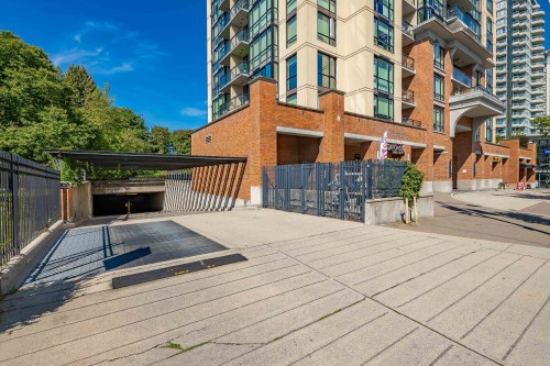 1705-10777 University Drive, Surrey, BC 