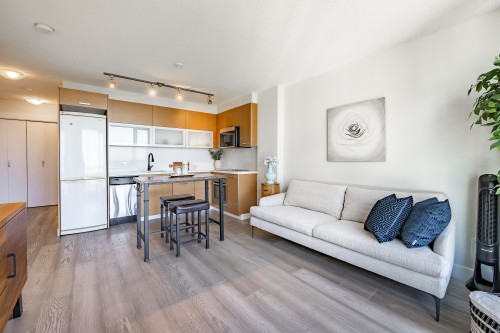 1705-10777 University Drive, Surrey, BC 