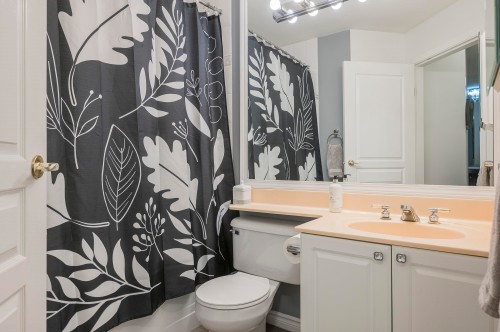 208-10320 156 Street, Surrey, BC 