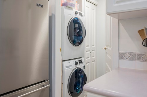 208-10320 156 Street, Surrey, BC 