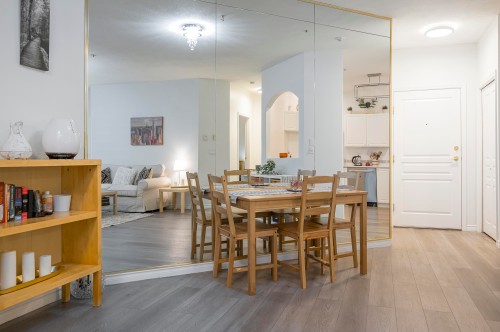 208-10320 156 Street, Surrey, BC 