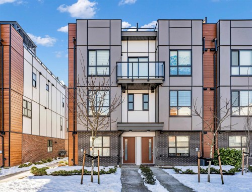 7-19760 55 Avenue  Langley, BC V3A 3W9