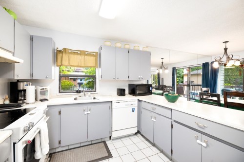 201-7064 133B Street, Surrey, BC 