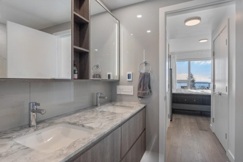 408-1441 Johnston Road, White Rock, BC 