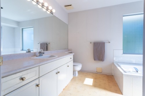 8282 153B Street, Surrey, BC 