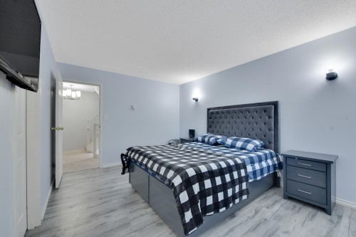 203-7064 133B Street, Surrey, BC 