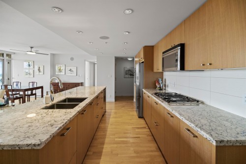 1105-1455 George Street, White Rock, BC 