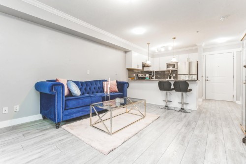 217-17769 57 Avenue  Surrey, BC V3S 1H1