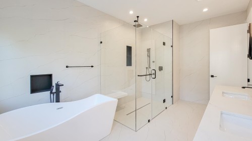 13525 16Th Avenue, Surrey, BC 