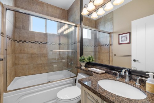 7077 197B Street, Langley, BC 