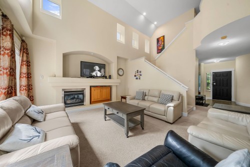 6942 198b Street  Langley, BC V2Y 3B4