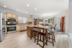 6942 198b Street  Langley, BC V2Y 3B4