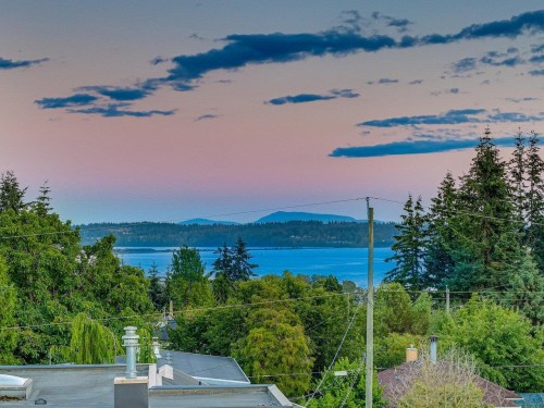 1126 Stevens Street, White Rock, BC 