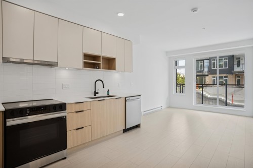 209-10488 138A Street, Surrey, BC 