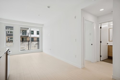 209-10488 138A Street, Surrey, BC 