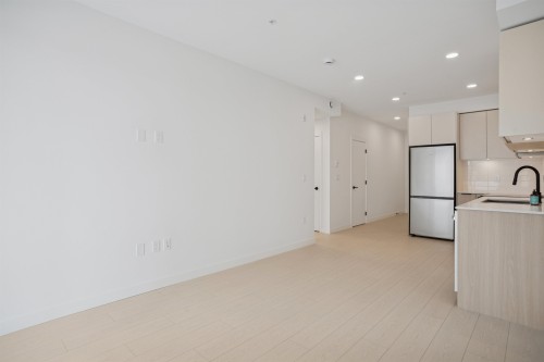 209-10488 138A Street, Surrey, BC 