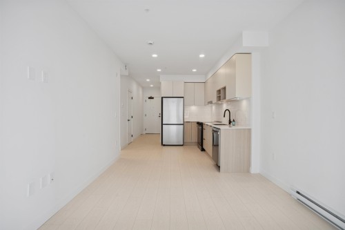 209-10488 138A Street, Surrey, BC 