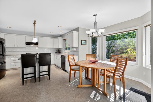 27012 25 Avenue, Langley, BC 