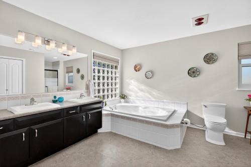 27012 25 Avenue, Langley, BC 