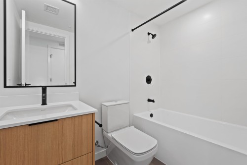 204-10225 Whalley Boulevard, Surrey, BC 