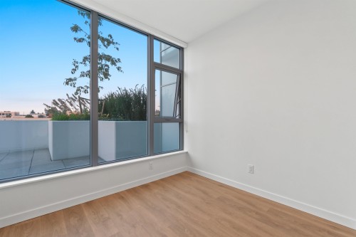 204-10225 Whalley Boulevard, Surrey, BC 