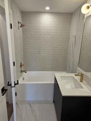 306-15353 17 Avenue, White Rock, BC 