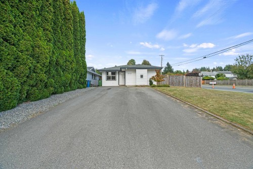 2751 Sandon Drive  Abbotsford, BC V2S 7J3