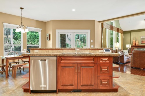 2052 128A Street, Surrey, BC 